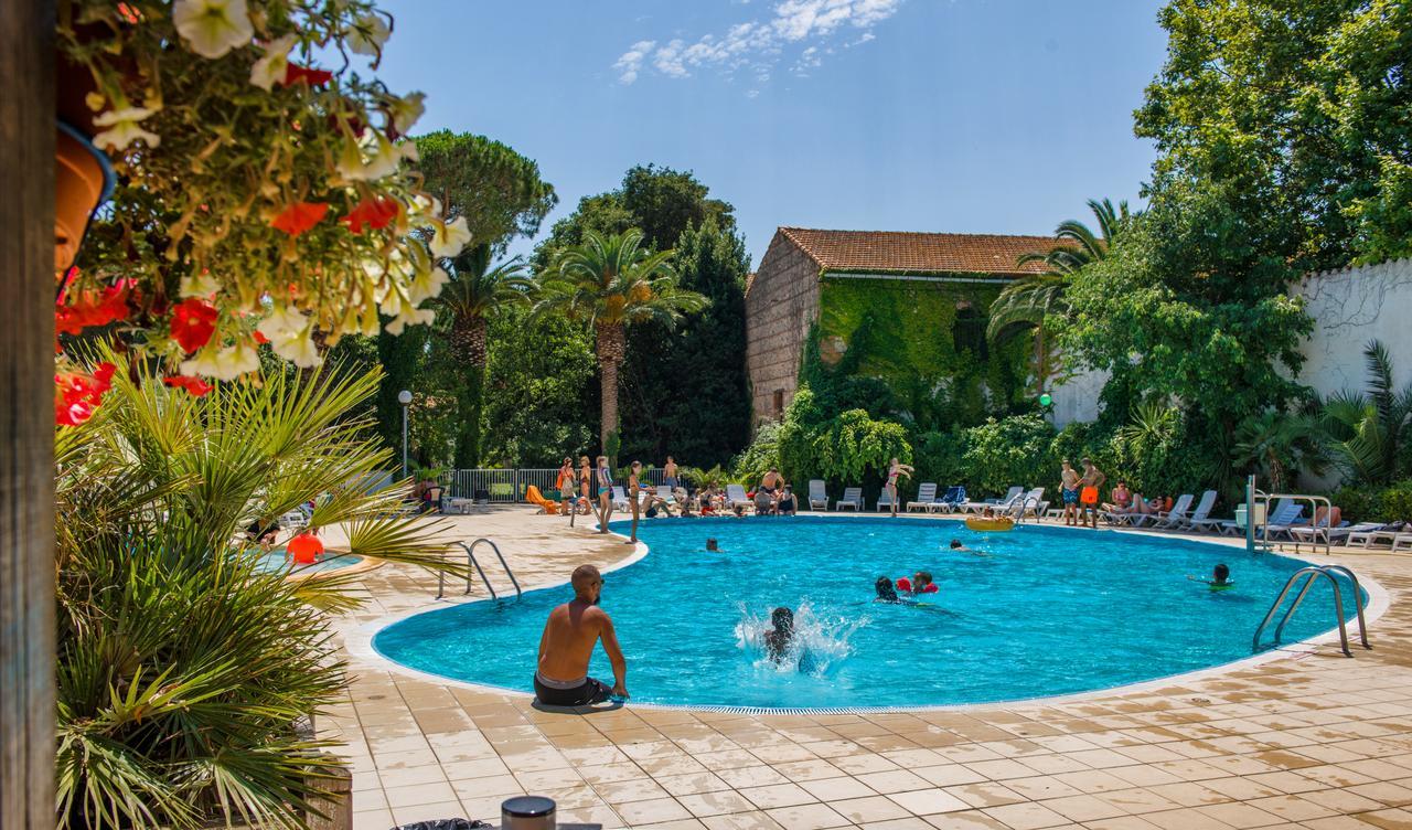 Hotel Le Domaine Du Mas Blanc By Popinns 阿伦亚 外观 照片